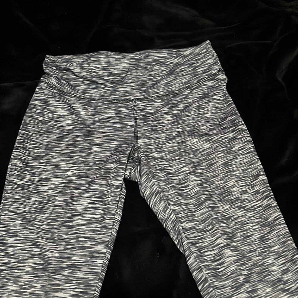 Capris leggings - good condition + good material